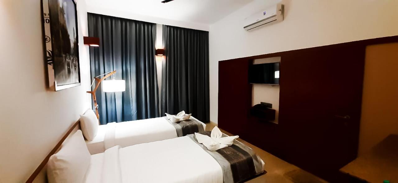 Hotel Mayur Express Sangamner Экстерьер фото
