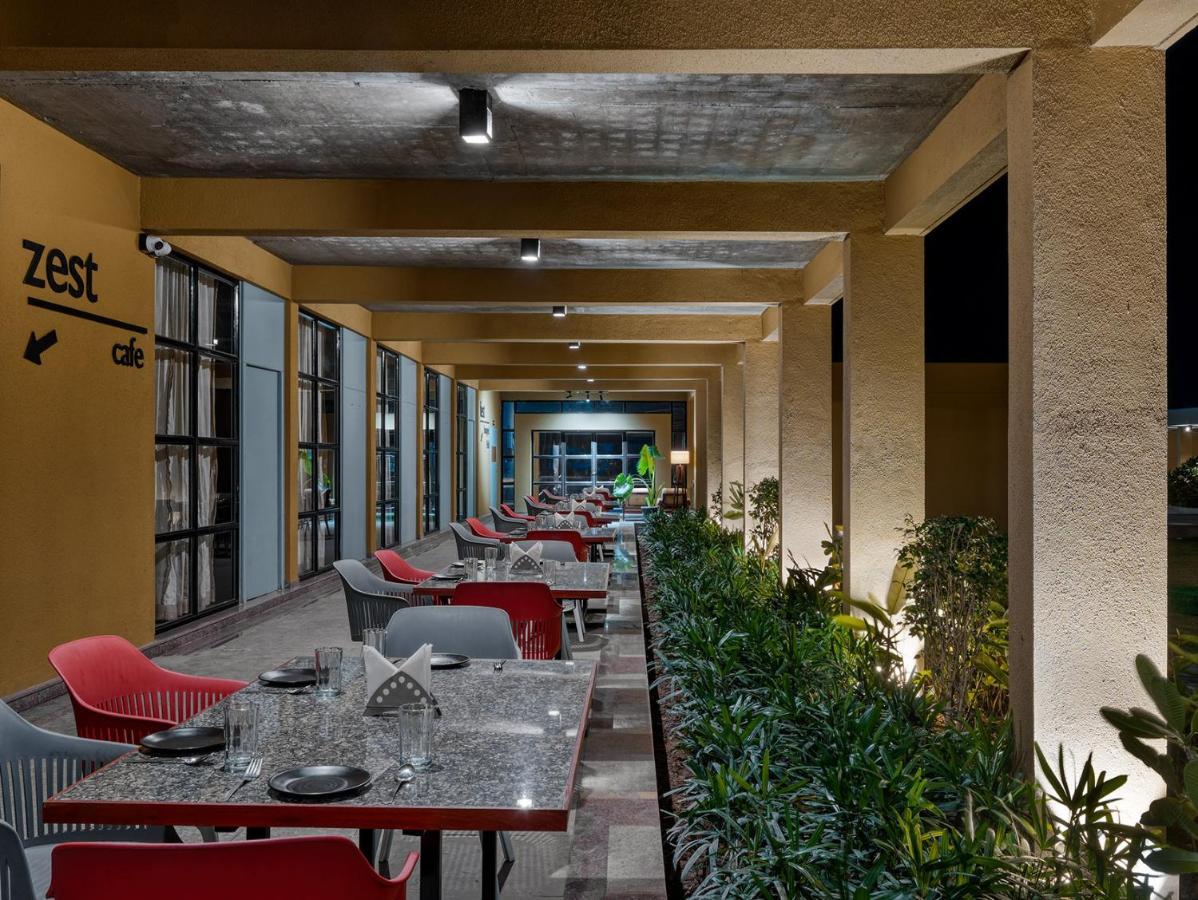 Hotel Mayur Express Sangamner Экстерьер фото