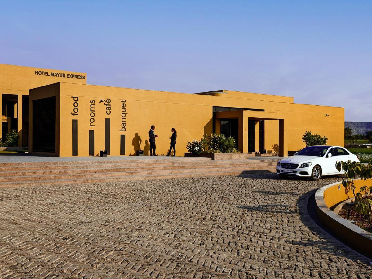 Hotel Mayur Express Sangamner Экстерьер фото