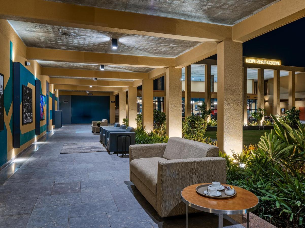 Hotel Mayur Express Sangamner Экстерьер фото