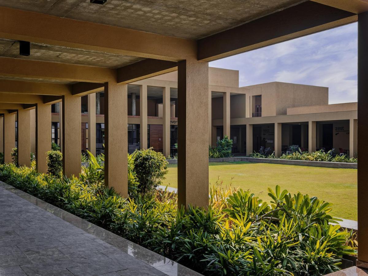 Hotel Mayur Express Sangamner Экстерьер фото