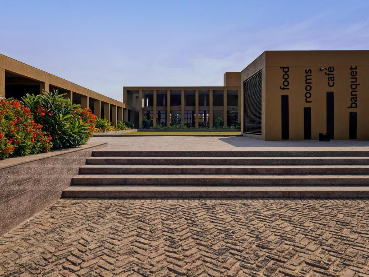 Hotel Mayur Express Sangamner Экстерьер фото